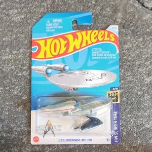 Hot Wheel Star Trek U.S.S Enterprise NCC-1701 Brand New